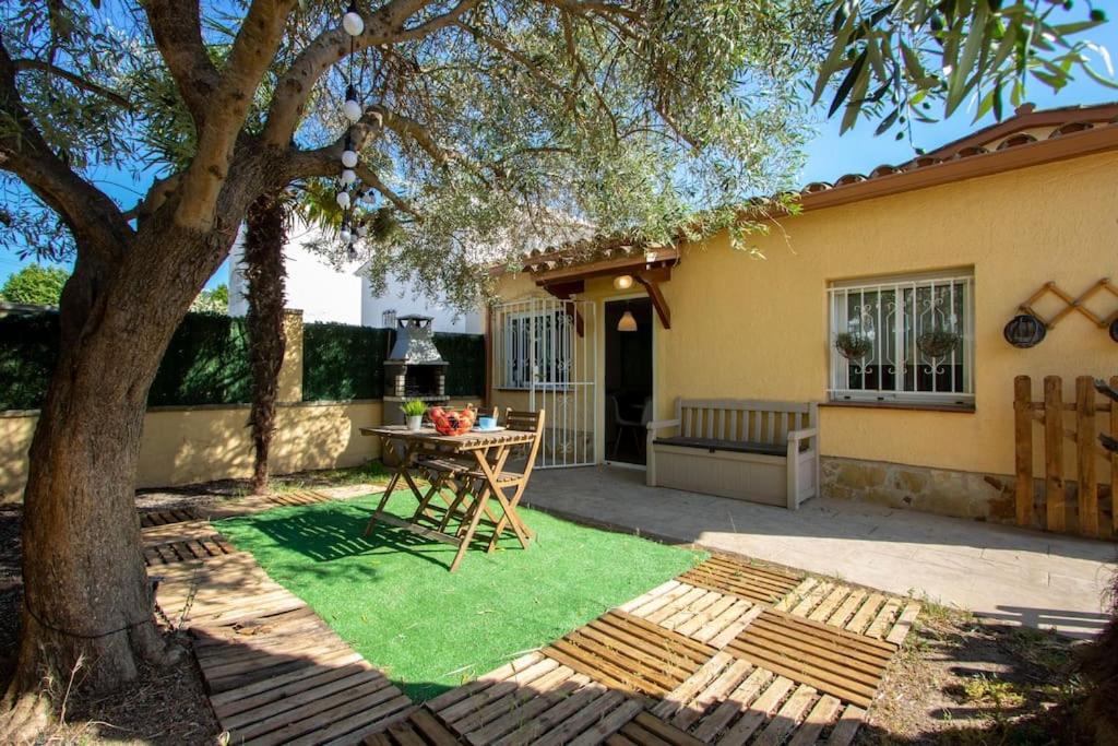 エンプリアブラバ Casita Con Jardin, Bbq, Wifi, Centro Y Playaヴィラ エクステリア 写真