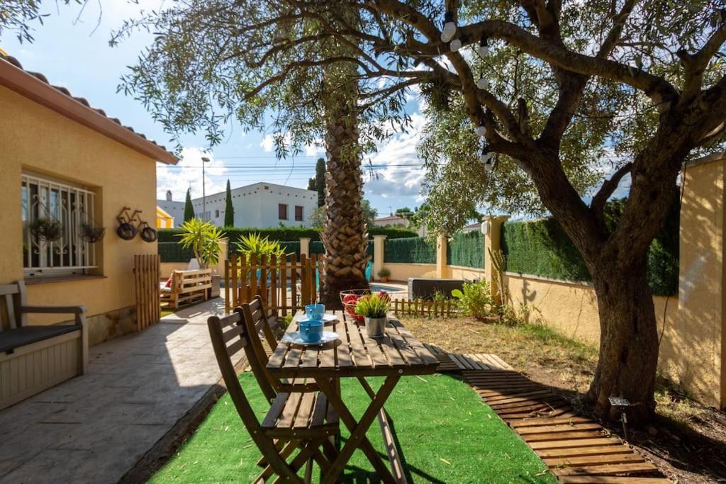 エンプリアブラバ Casita Con Jardin, Bbq, Wifi, Centro Y Playaヴィラ エクステリア 写真